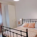 Appartamento Rosa Over The Rainbow Apartments Lido Di Jesolo Piazza Mazzini 200 Mt Dal Mare