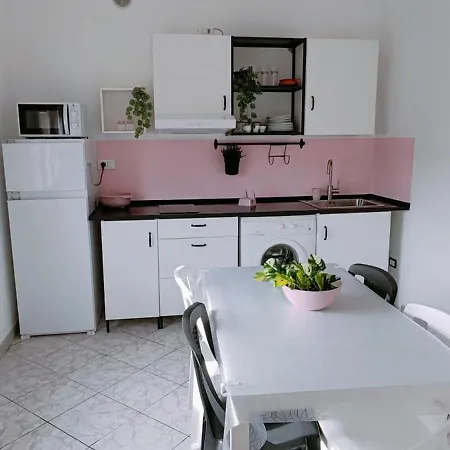 Apartment Rosa Over The Rainbow Piazza Mazzini 200 Mt Dal Mare